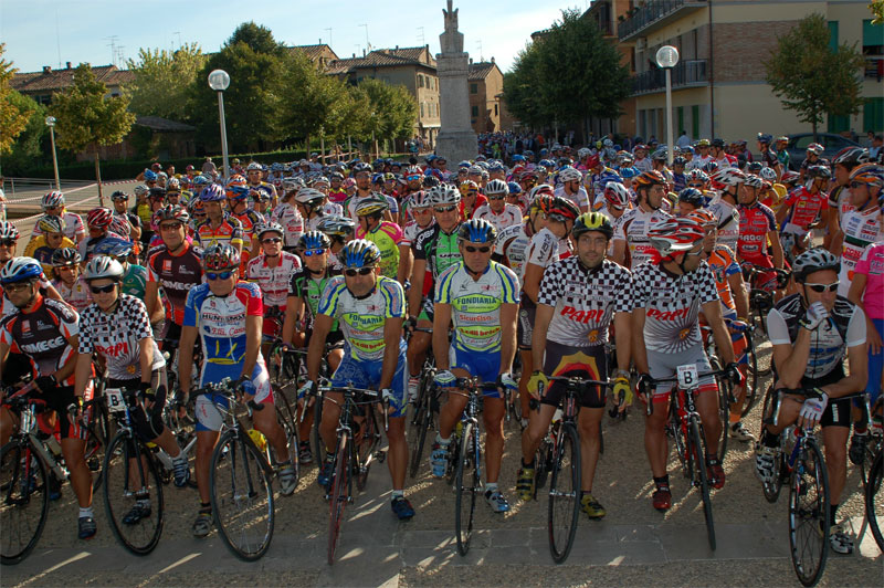 gal/2006/07 - Fondo della Valdarbia II serie/1 - Partenza/DSC_0017-01.jpg